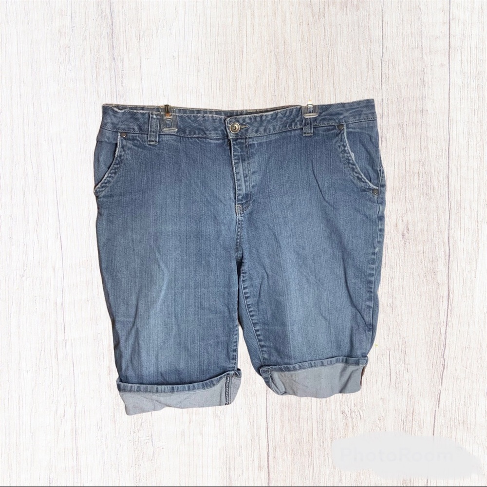 A.N.A. Blue Denim Cuffed Jean Shorts Wm 20W